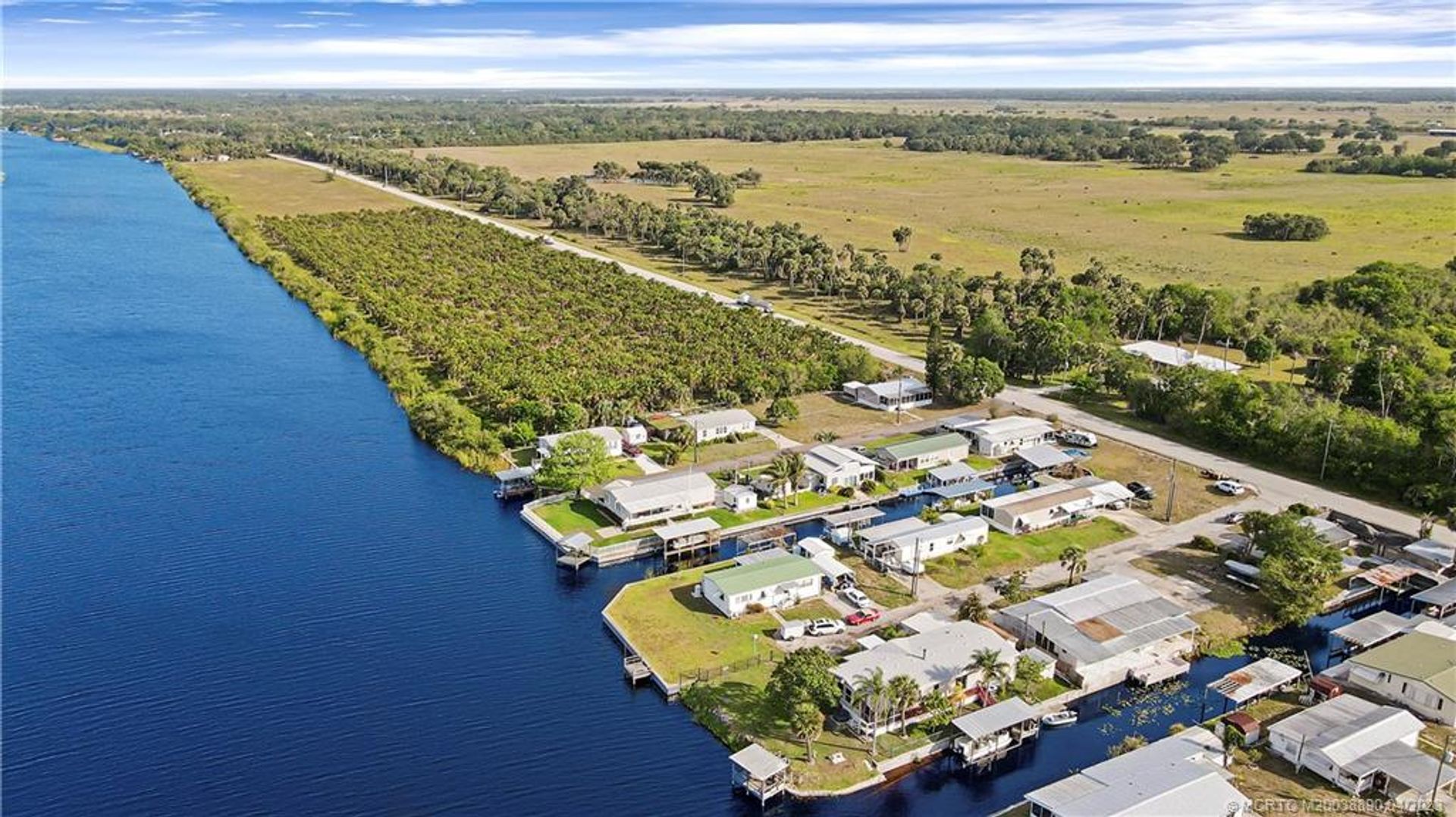 Промышленное в Okeechobee, Florida 11669927