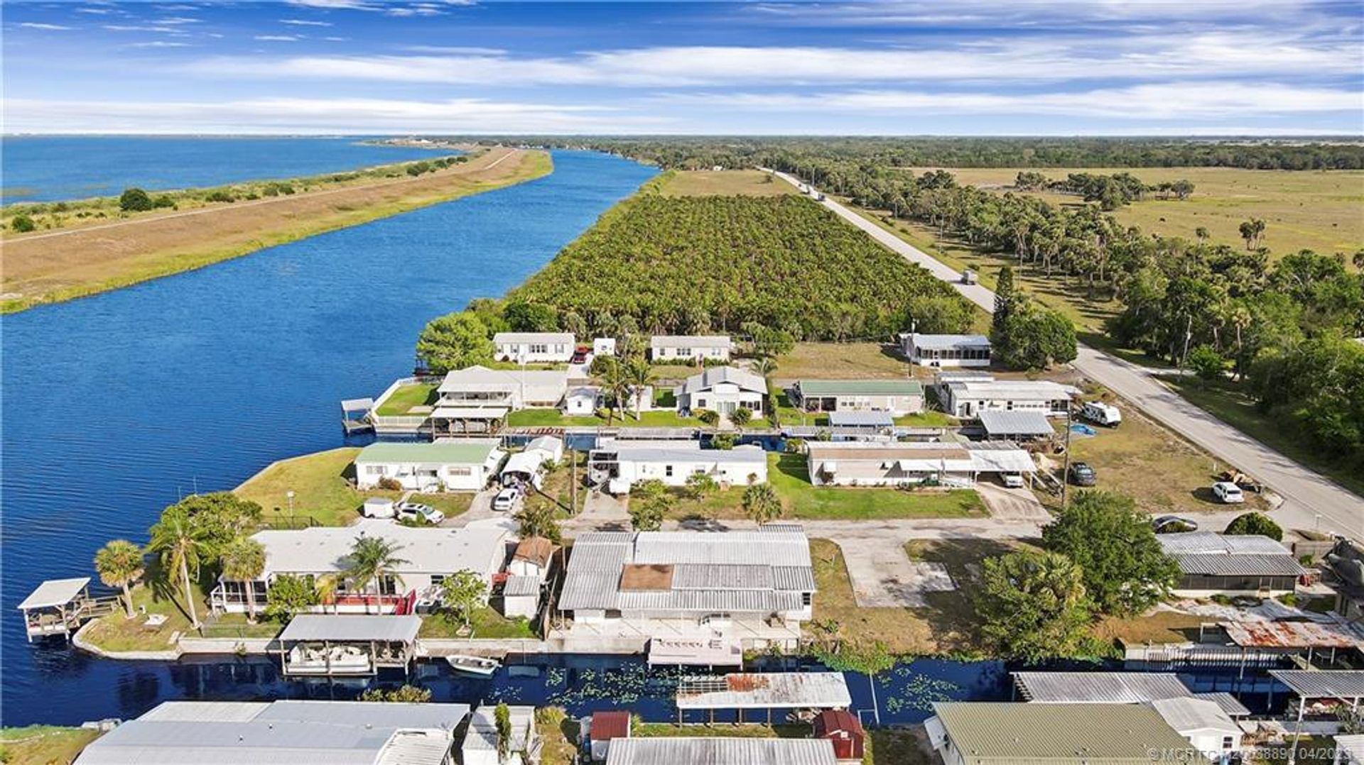 Промышленное в Okeechobee, Florida 11669927