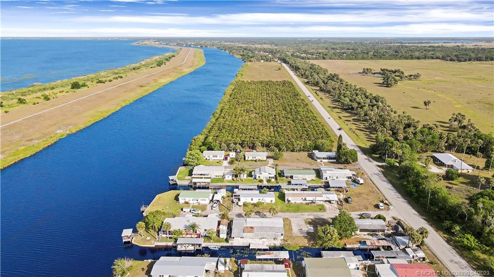 산업 에 Okeechobee, Florida 11669927