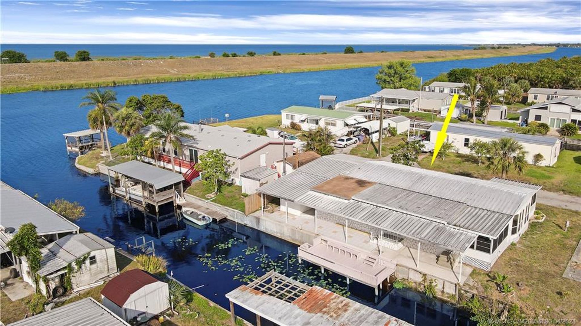 صناعي في Okeechobee, Florida 11669927