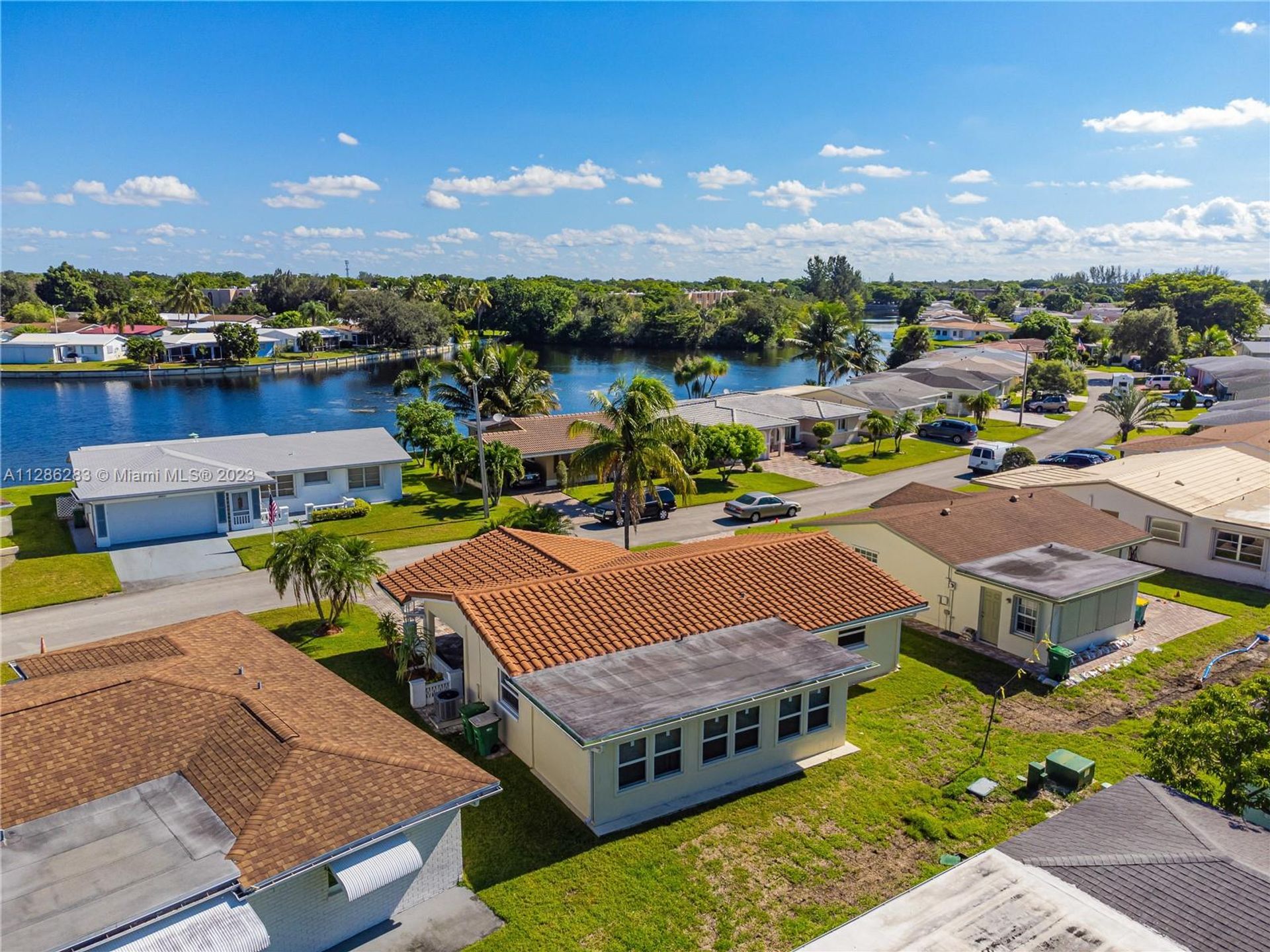 House in Tamarac, Florida 11669950