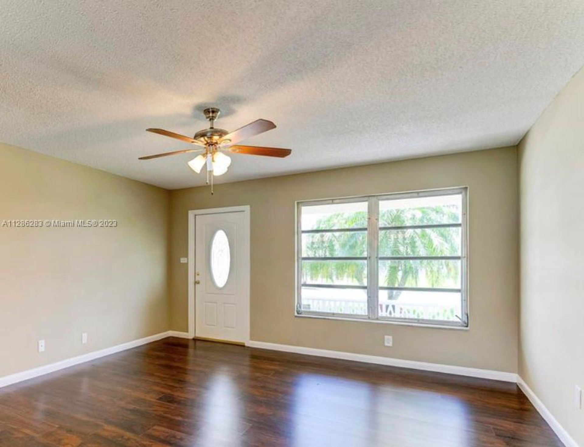 House in Tamarac, Florida 11669950