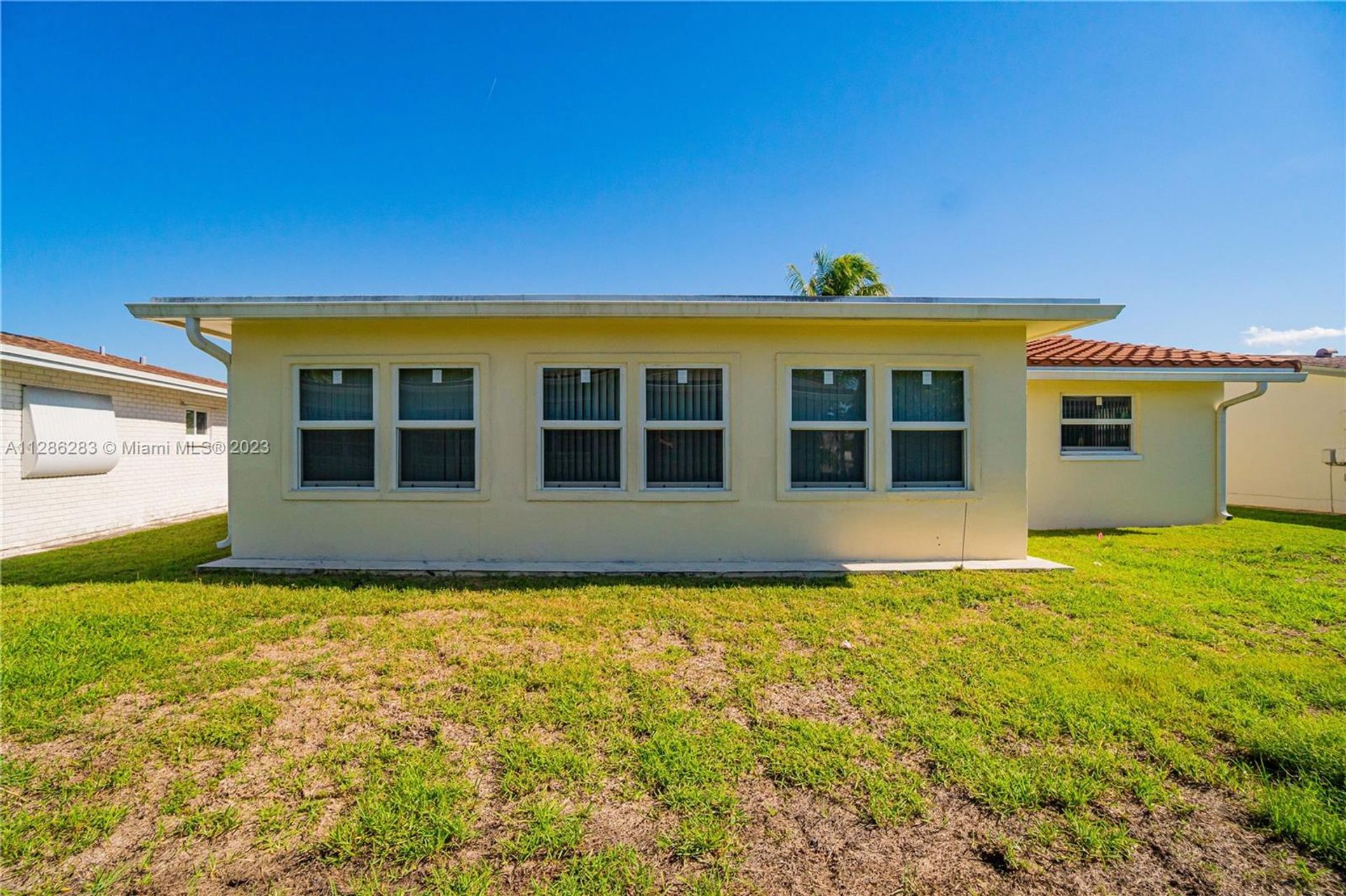 House in Tamarac, Florida 11669950