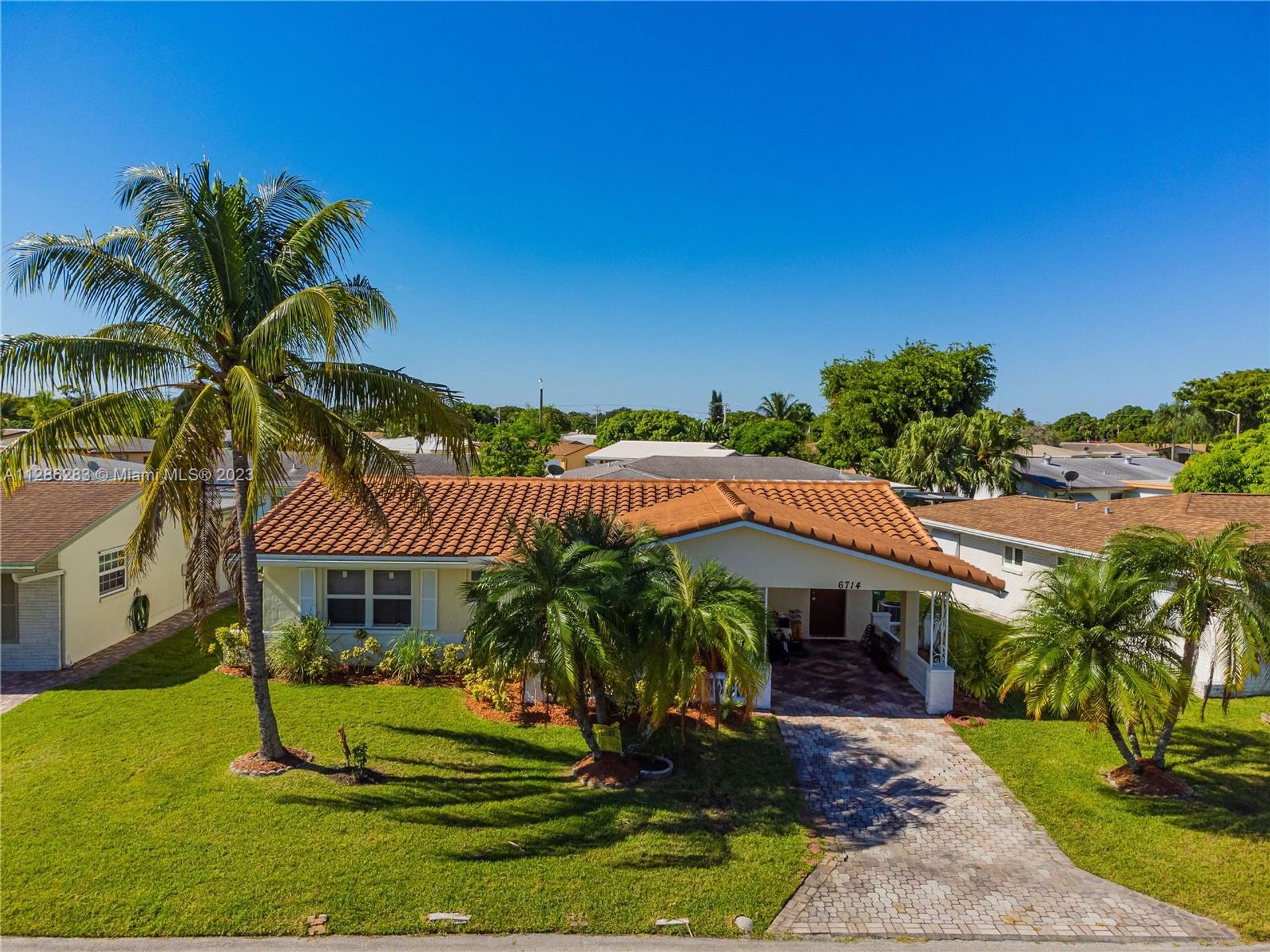 casa en Tamarac, Florida 11669950