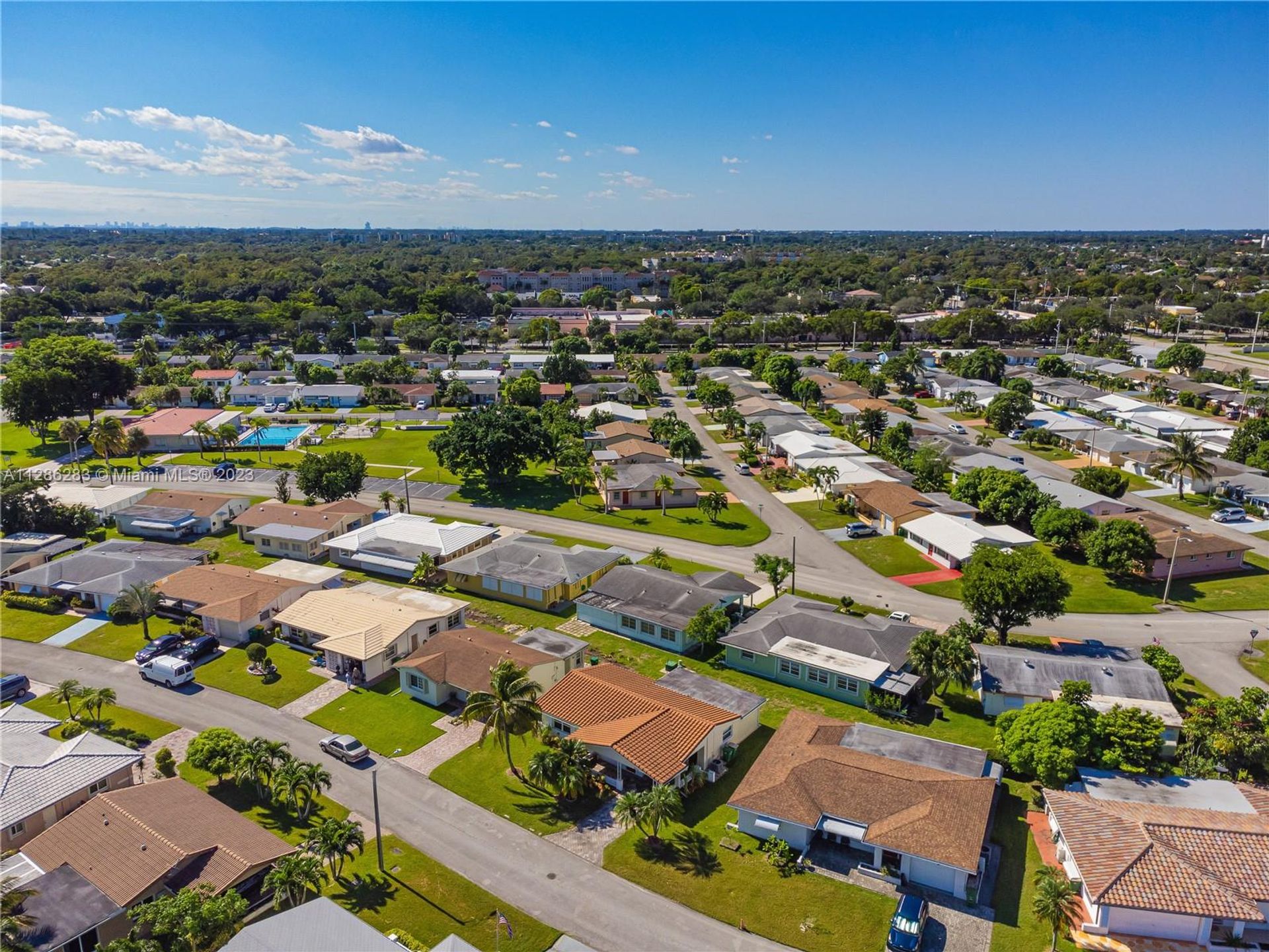 بيت في Tamarac, Florida 11669950