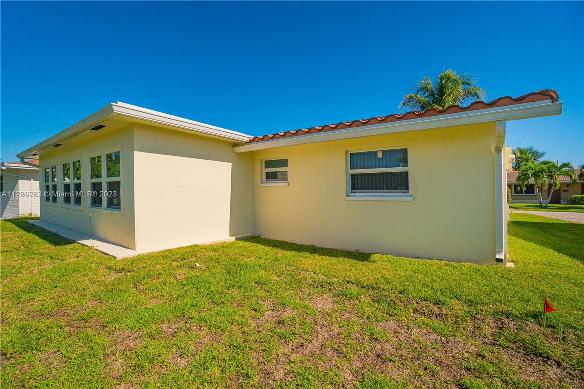 House in Tamarac, Florida 11669950