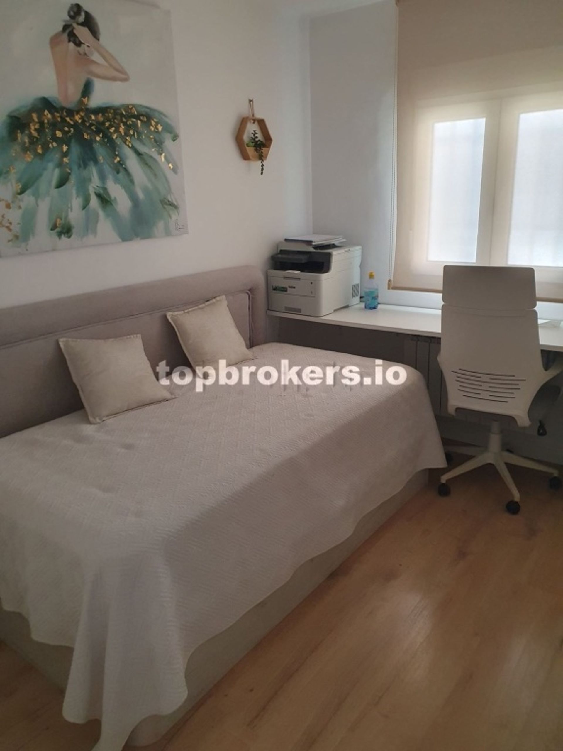 Condominium in Madrid, Comunidad de Madrid 11670849