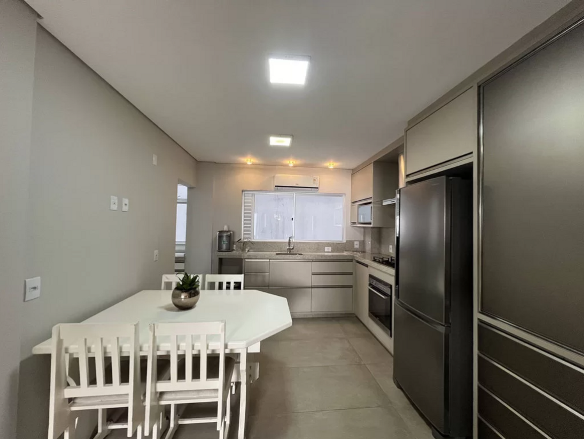 Condominium in Balneario de Camboriu, Santa Catarina 11679469