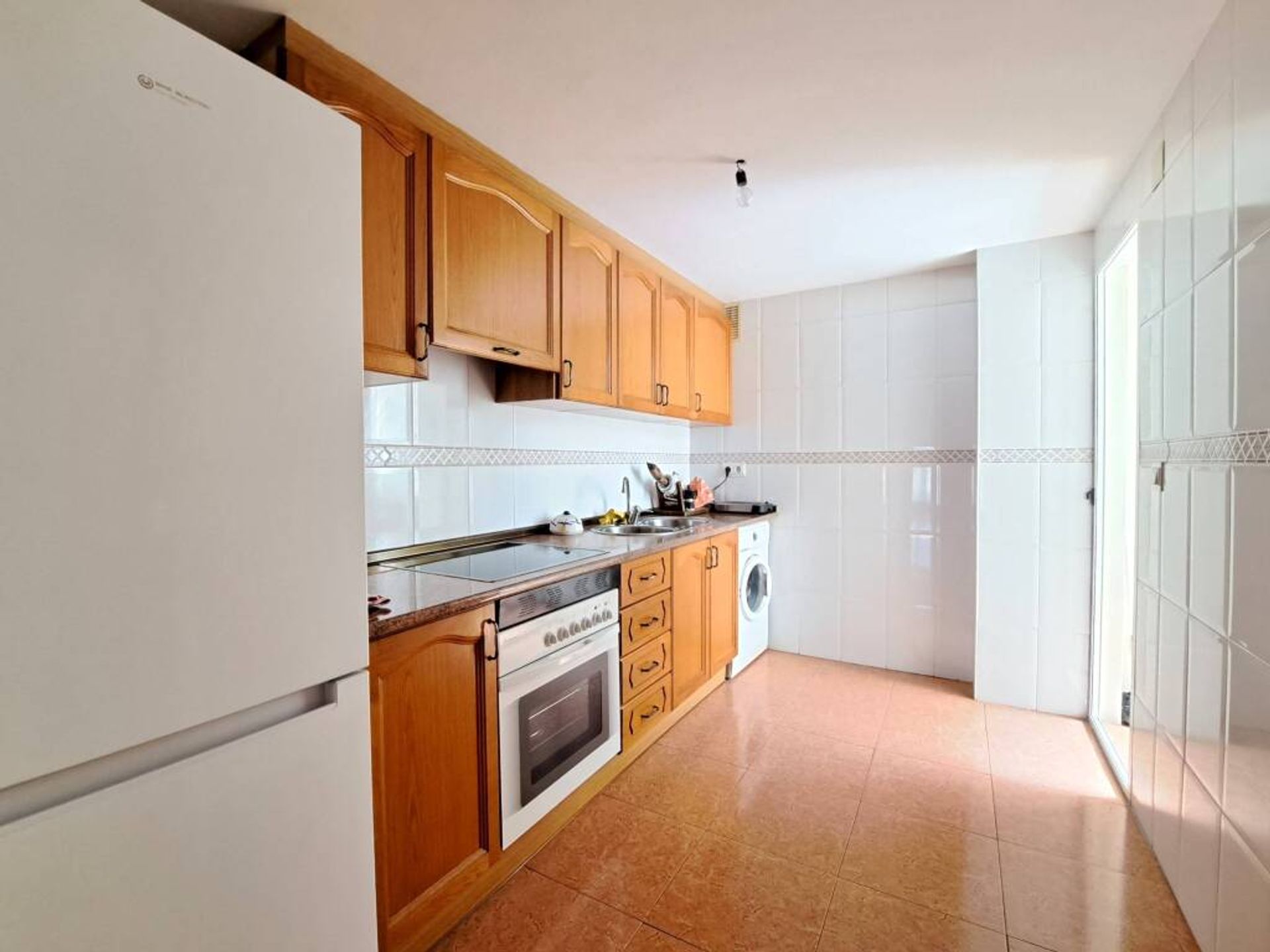 Condominium dans Estepona, Andalousie 11680706