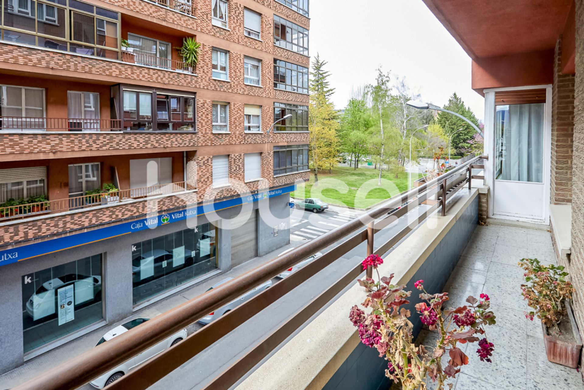 Condominium in Vitoria-Gasteiz, Basque Country 11680794