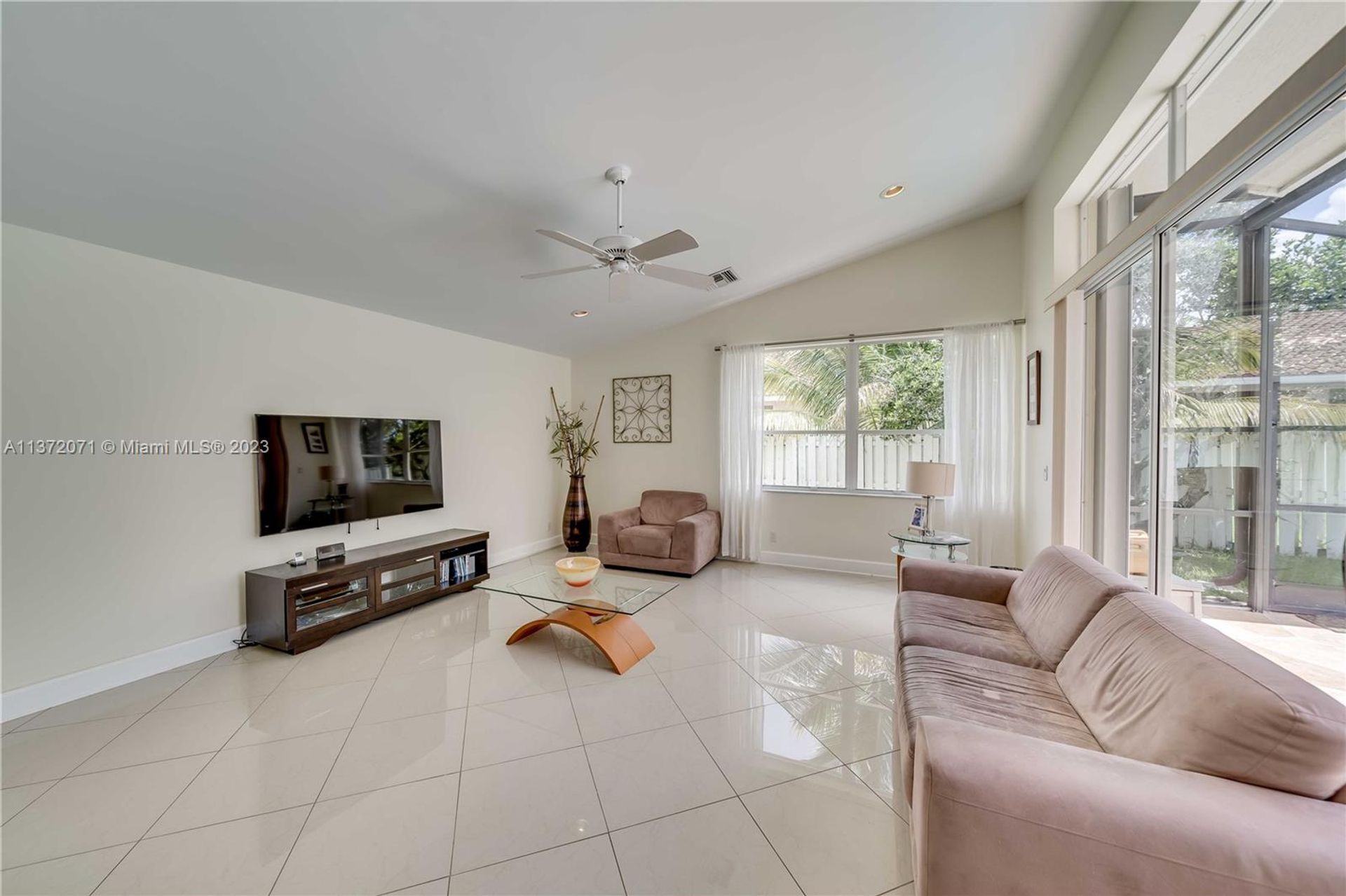 rumah dalam Weston, Florida 11680815