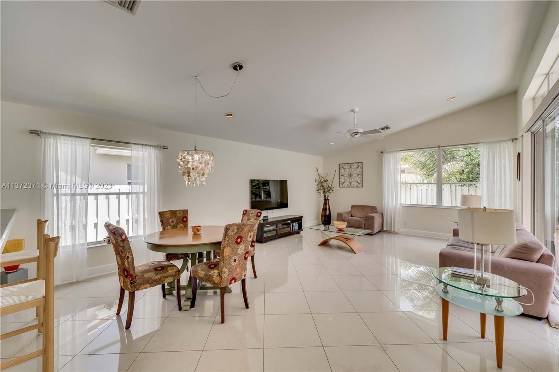 rumah dalam Weston, Florida 11680815