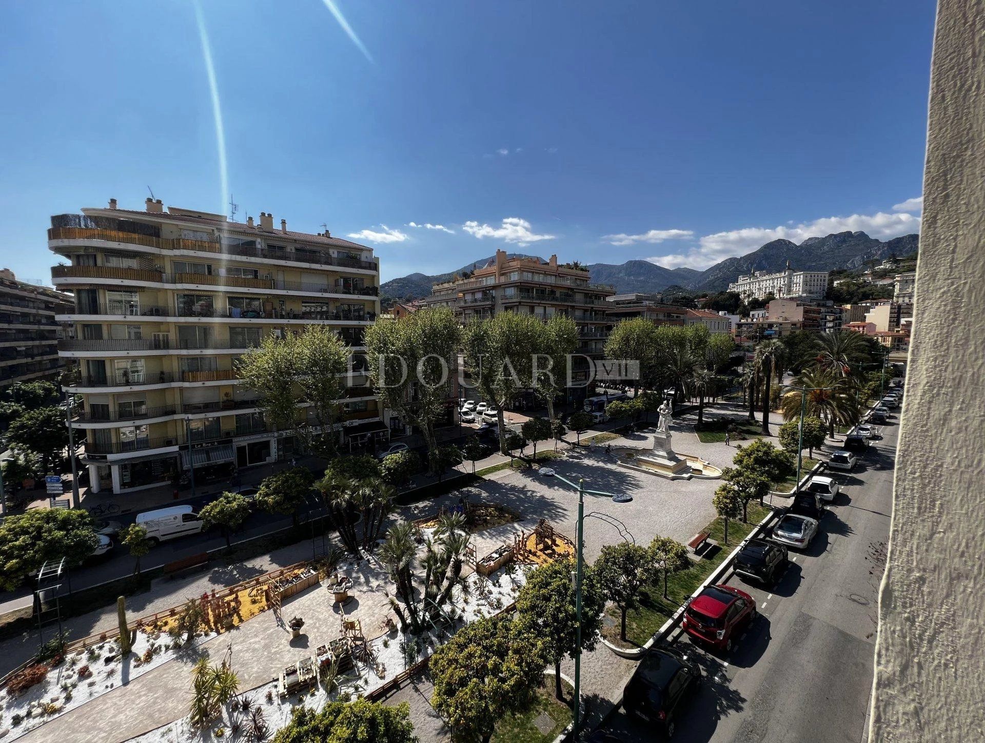 Condominium in Menton, Alpes-Maritimes 11680901