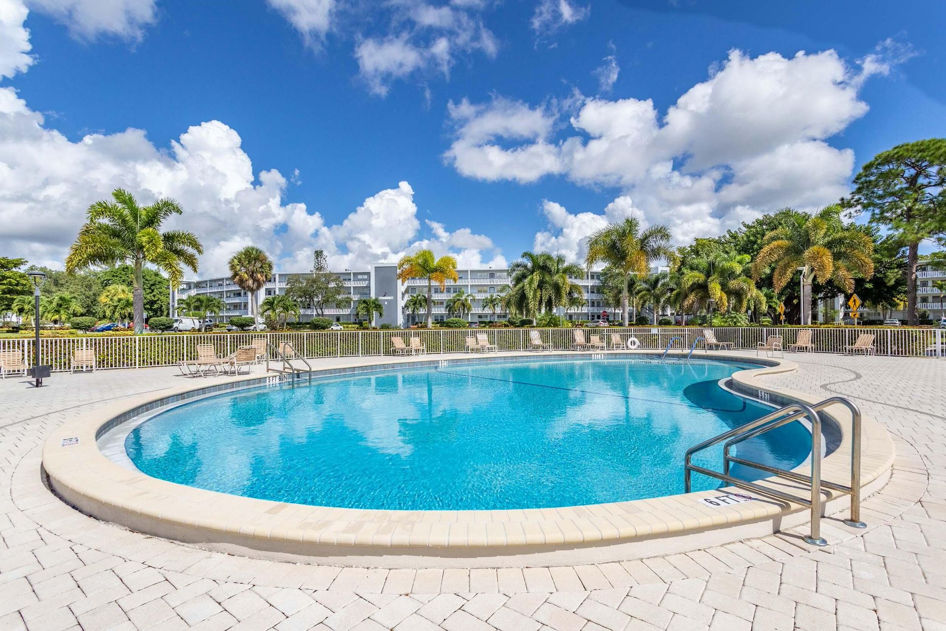 Condominium in Deerfield Beach, Florida 11683346