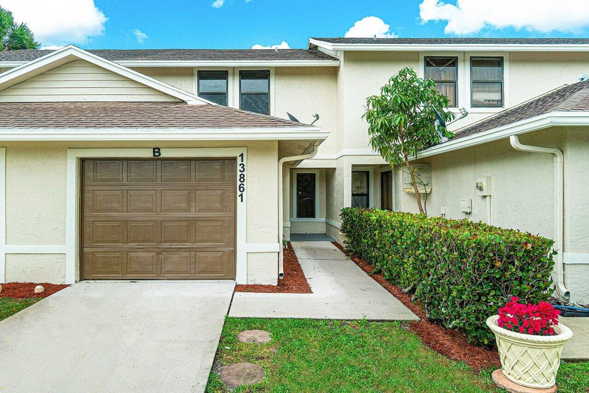 House in Wellington, Florida 11683351