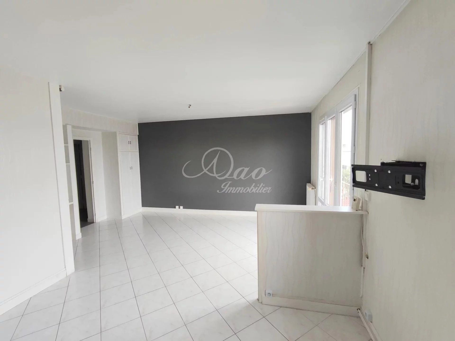 Condominio nel Saint-Julien-les-Villas, Aube 11683478