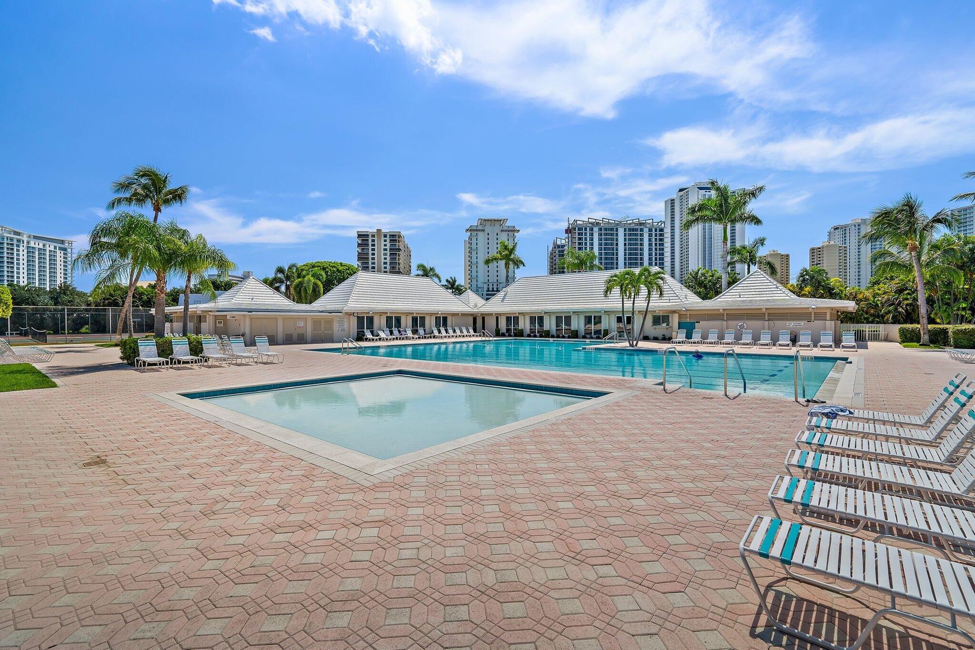 Condominium dans West Palm Beach, Florida 11687125