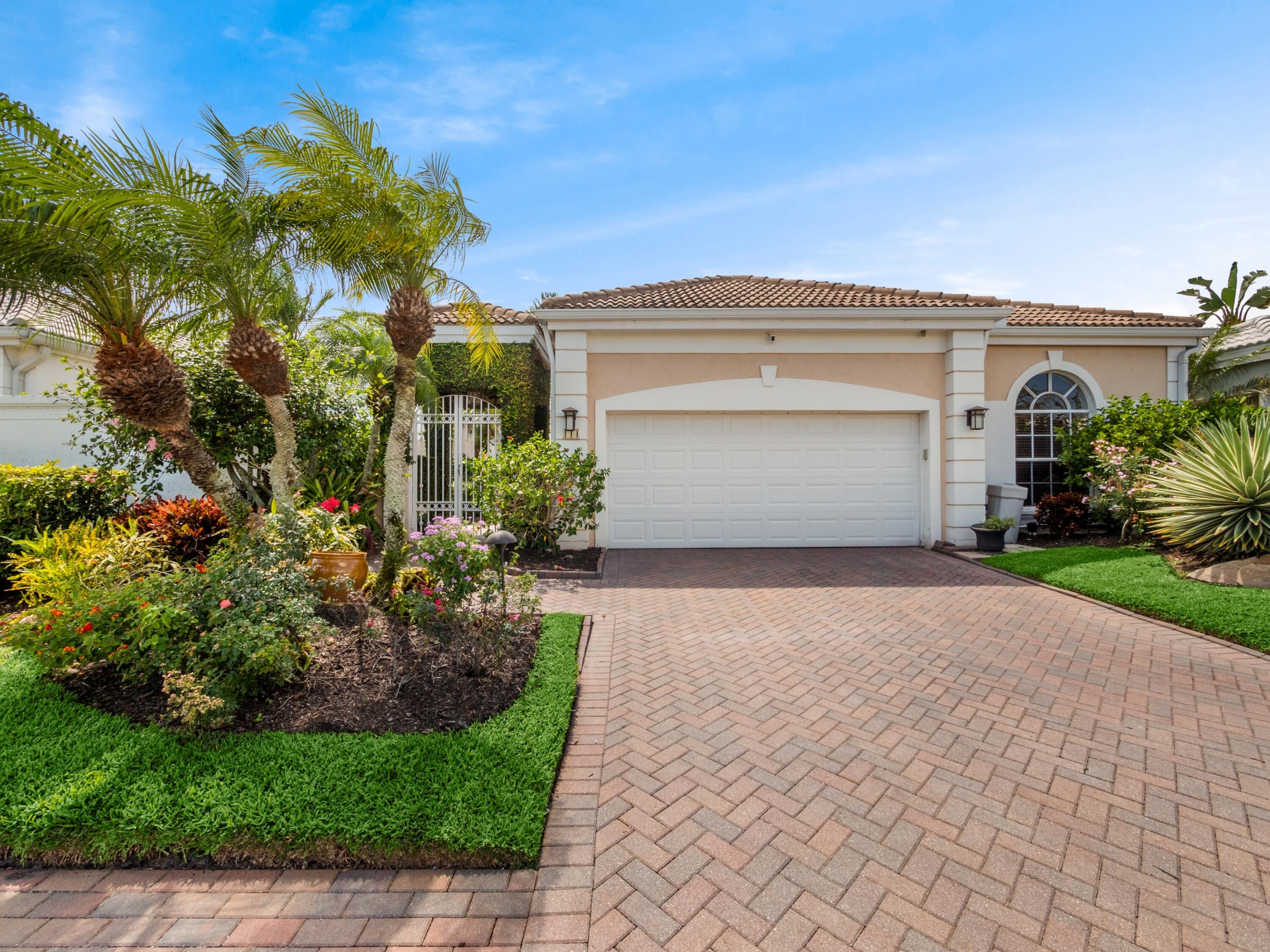 House in Palm Beach Gardens, Florida 11691322