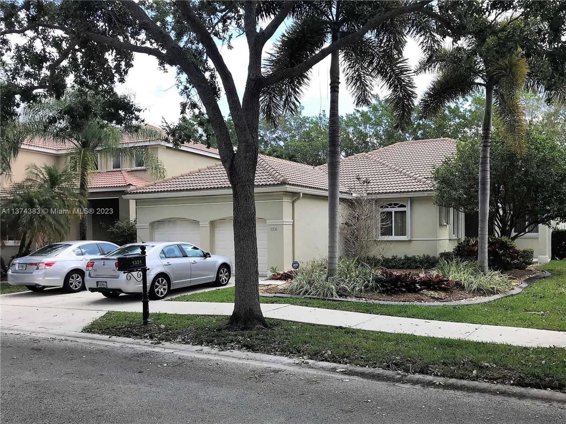 מגורים ב Weston, Florida 11691370