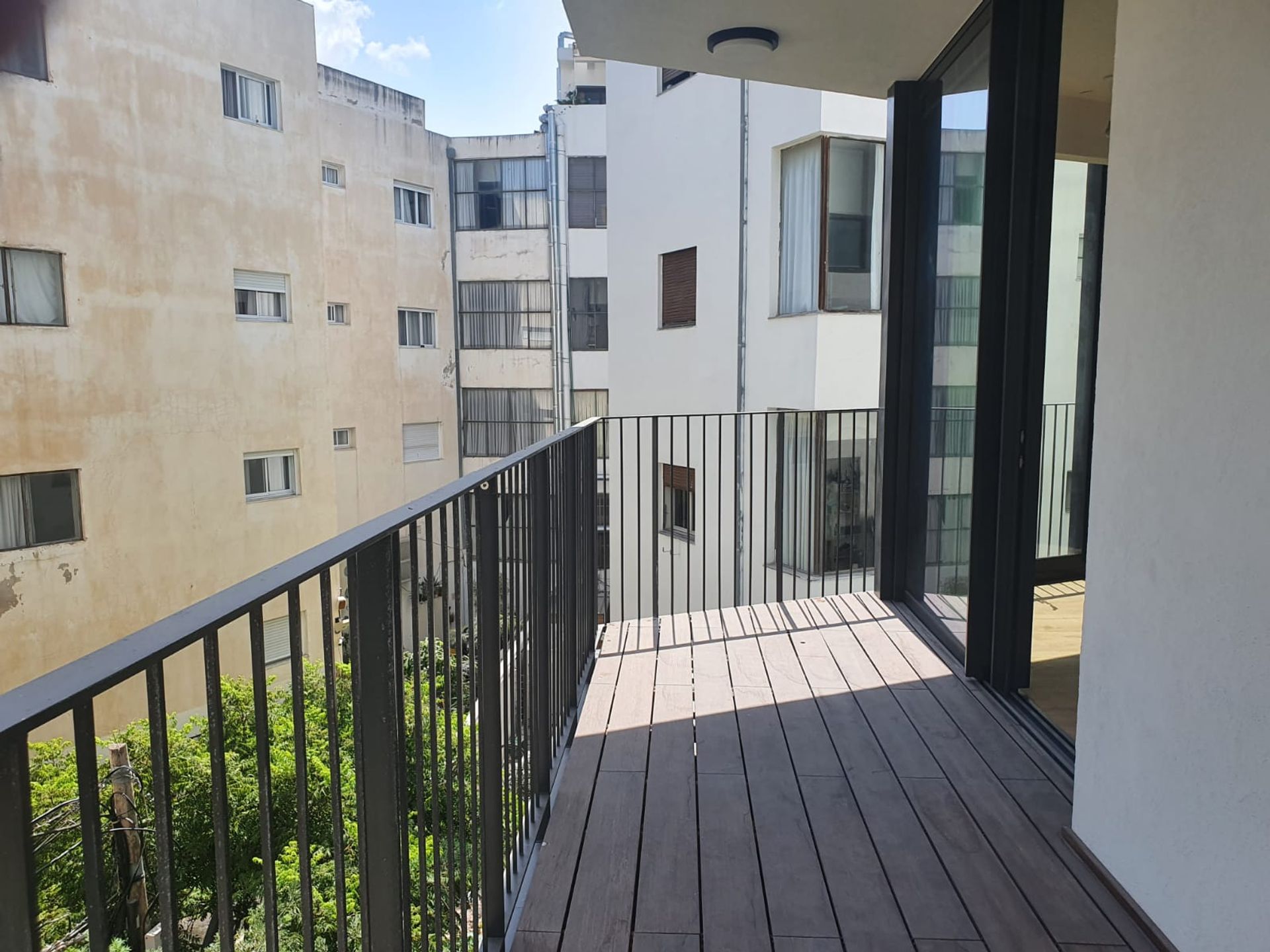 Osakehuoneisto sisään Tel Aviv-Yafo, Frug Street 11693395