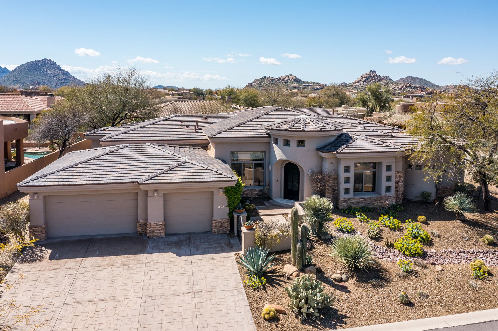 House in Scottsdale, 10891 East Via Dona Road 11693453