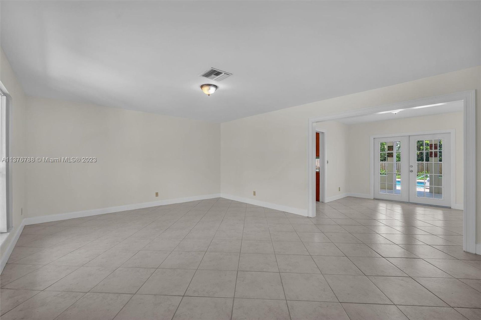 Residential in Hollywood, Florida 11695370