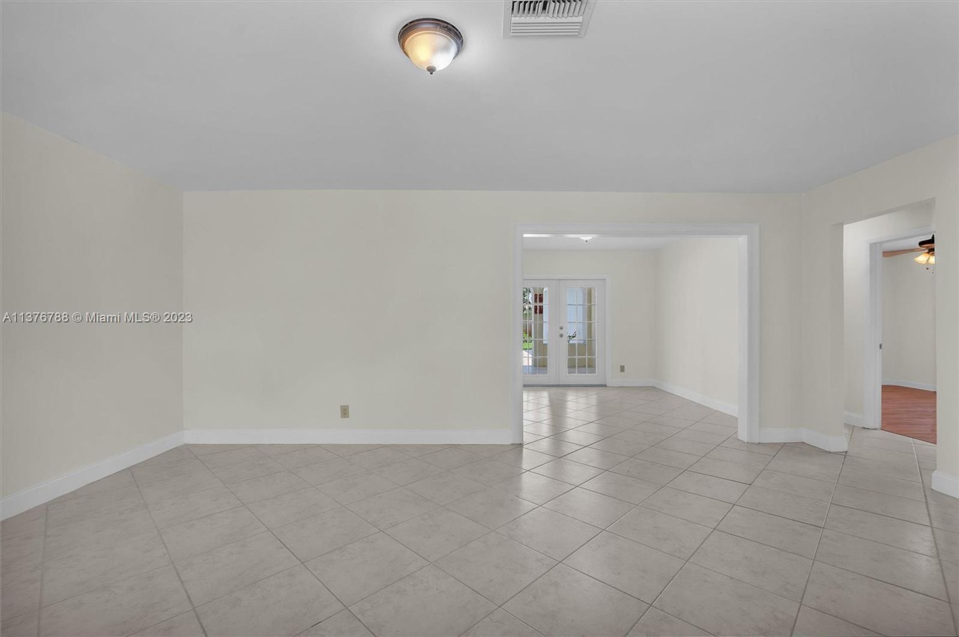 Residential in Hollywood, Florida 11695370