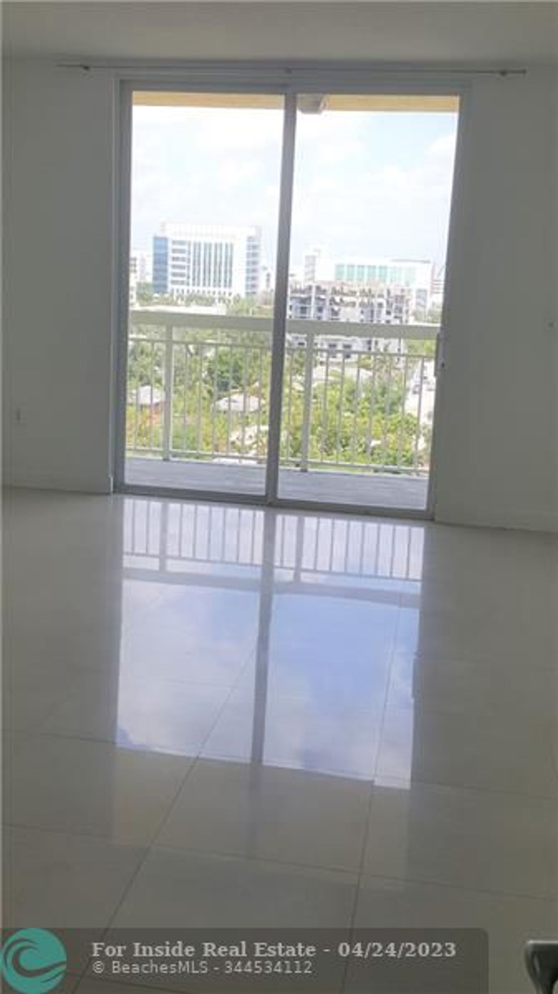 Residential in Miami Beach, Florida 11695377