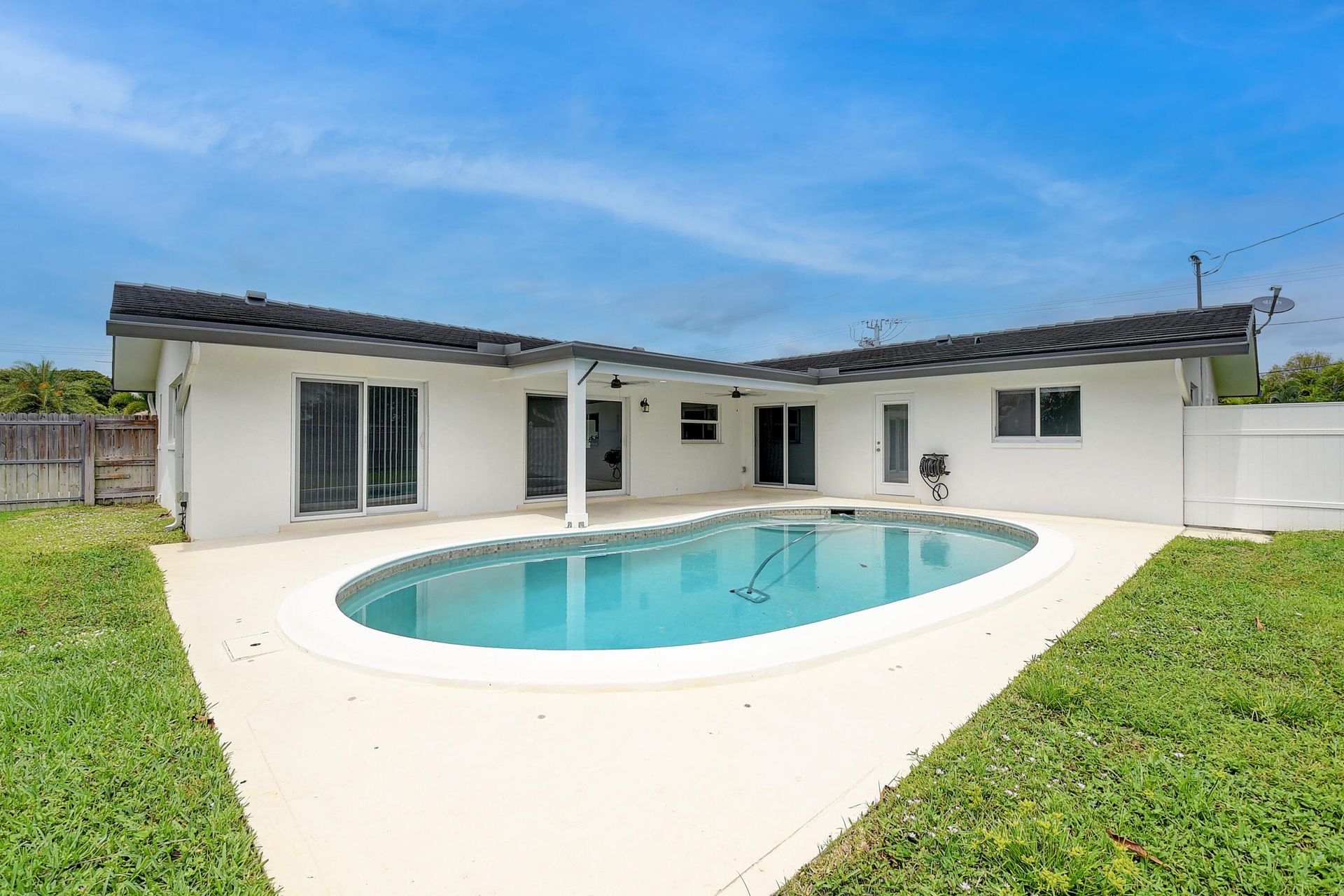 House in Boca Raton, Florida 11695386