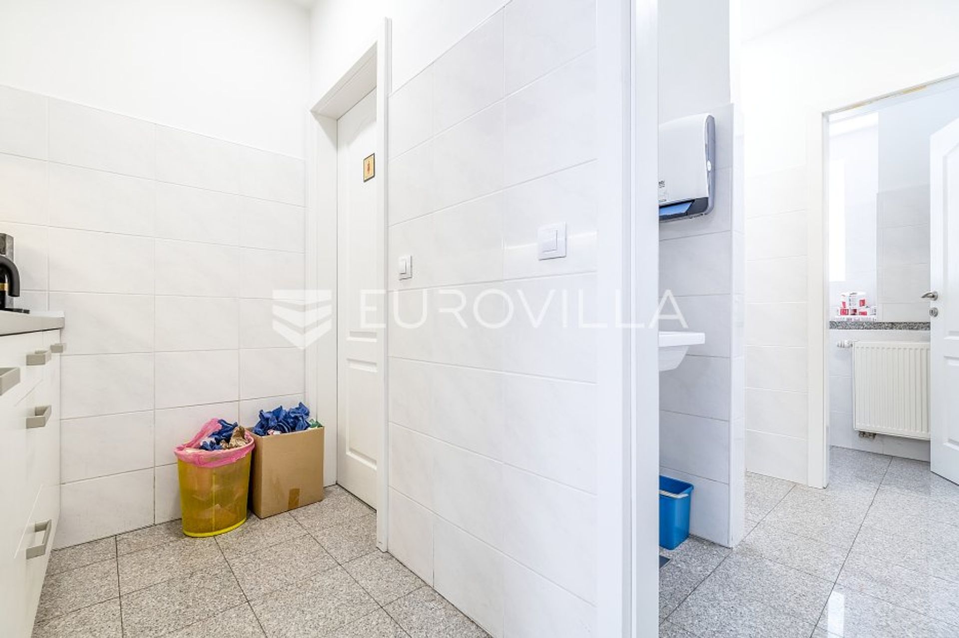 Yang lain dalam Vukomerec, Zagreb, Grad 11698087