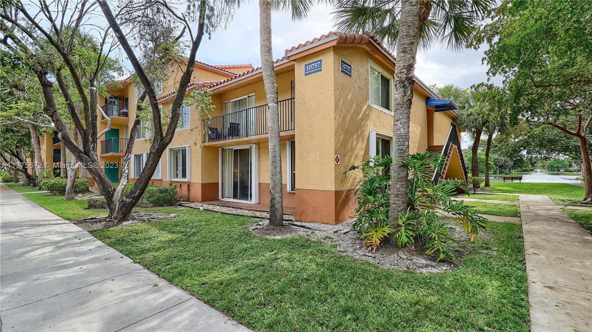 Condominium in Plantage, Florida 11699328