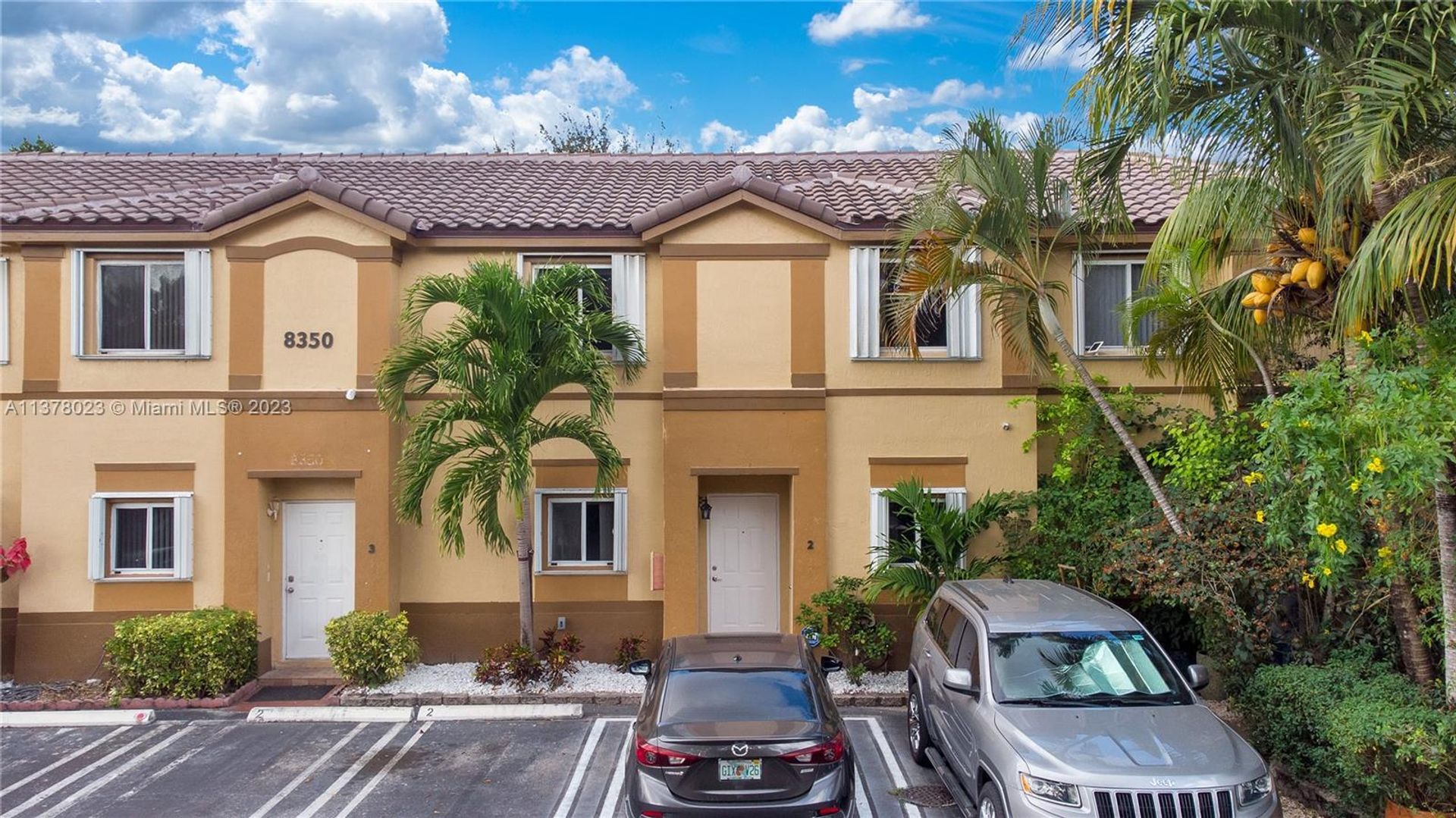 Condominium in Kendall West, Florida 11699330