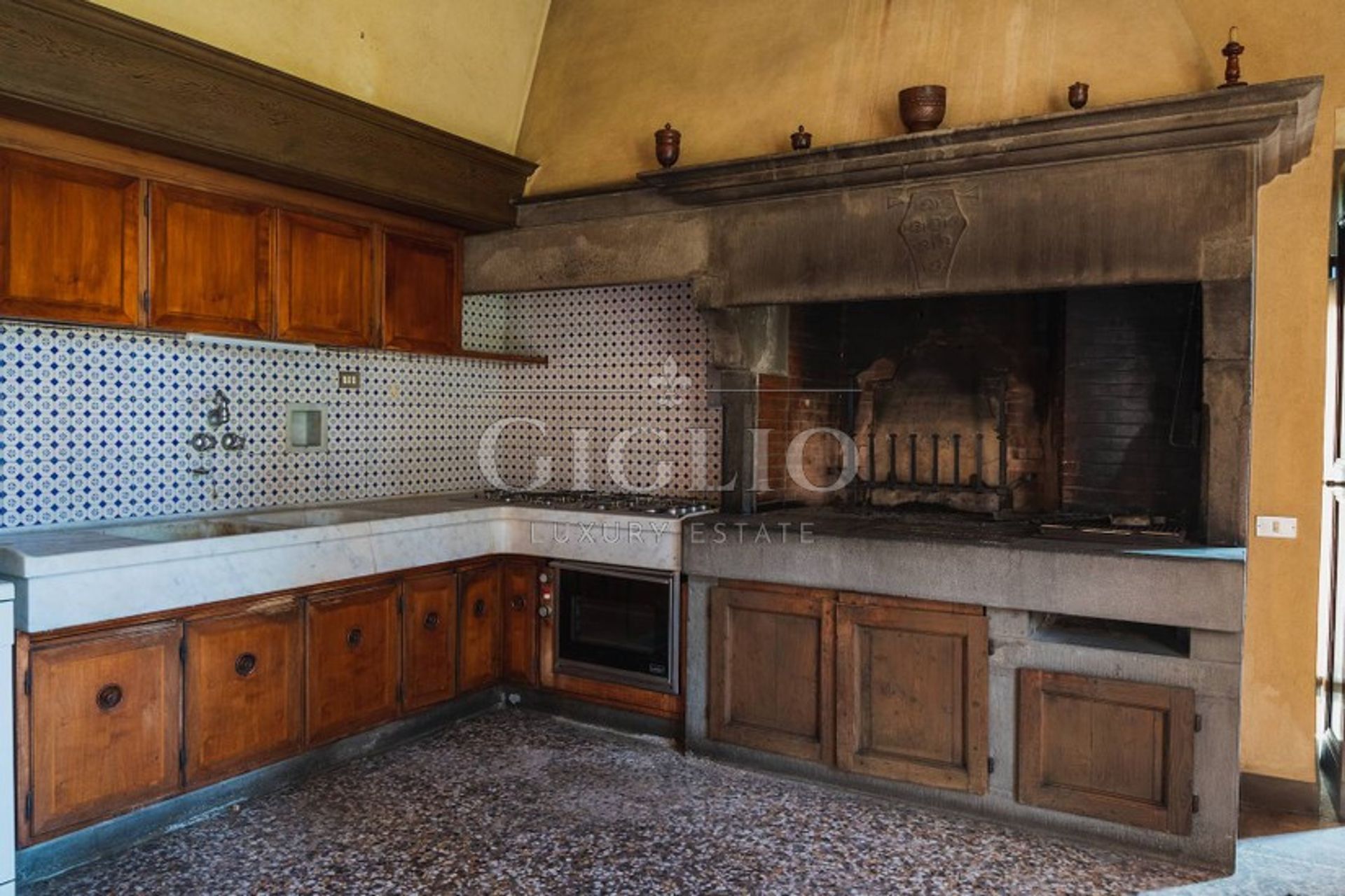 Hus i Firenze, Via di Montughi 11699772