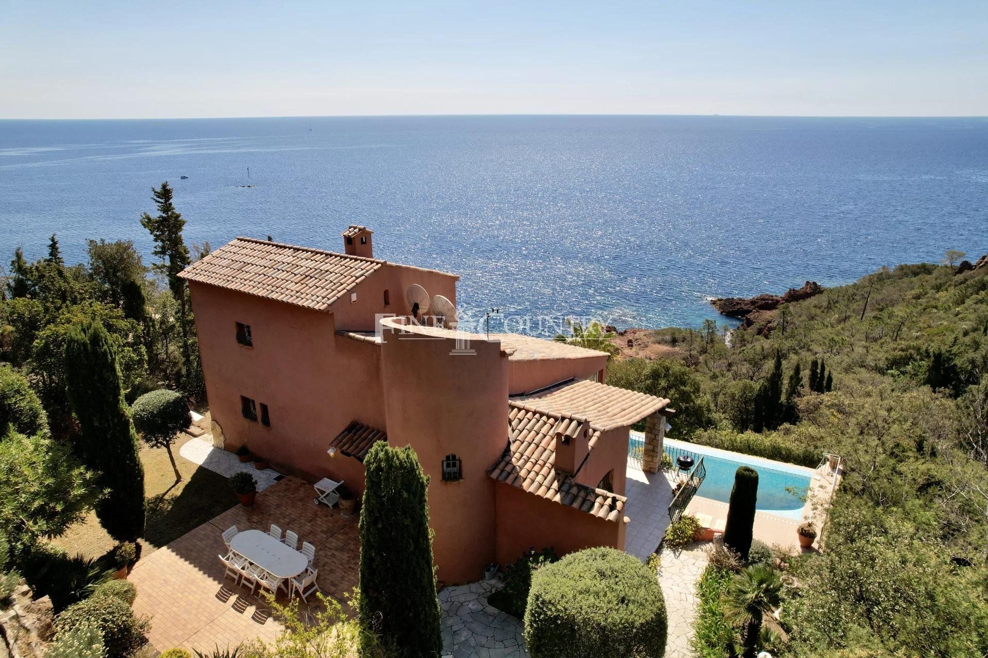 Haus im Théoule-sur-Mer, Provence-Alpes-Côte d'Azur 11700409