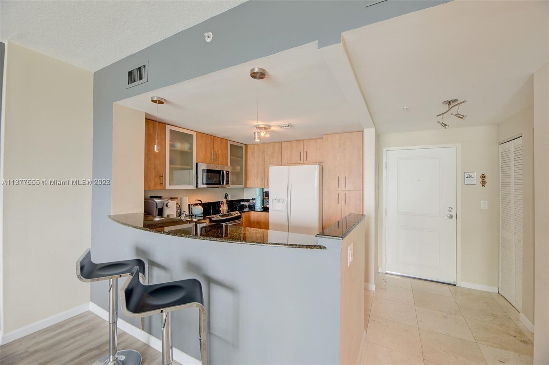 Condominium in North Bay Village, Florida 11700766