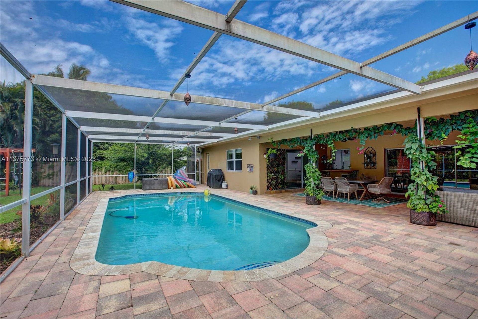 Dom w Plantation, Florida 11700773