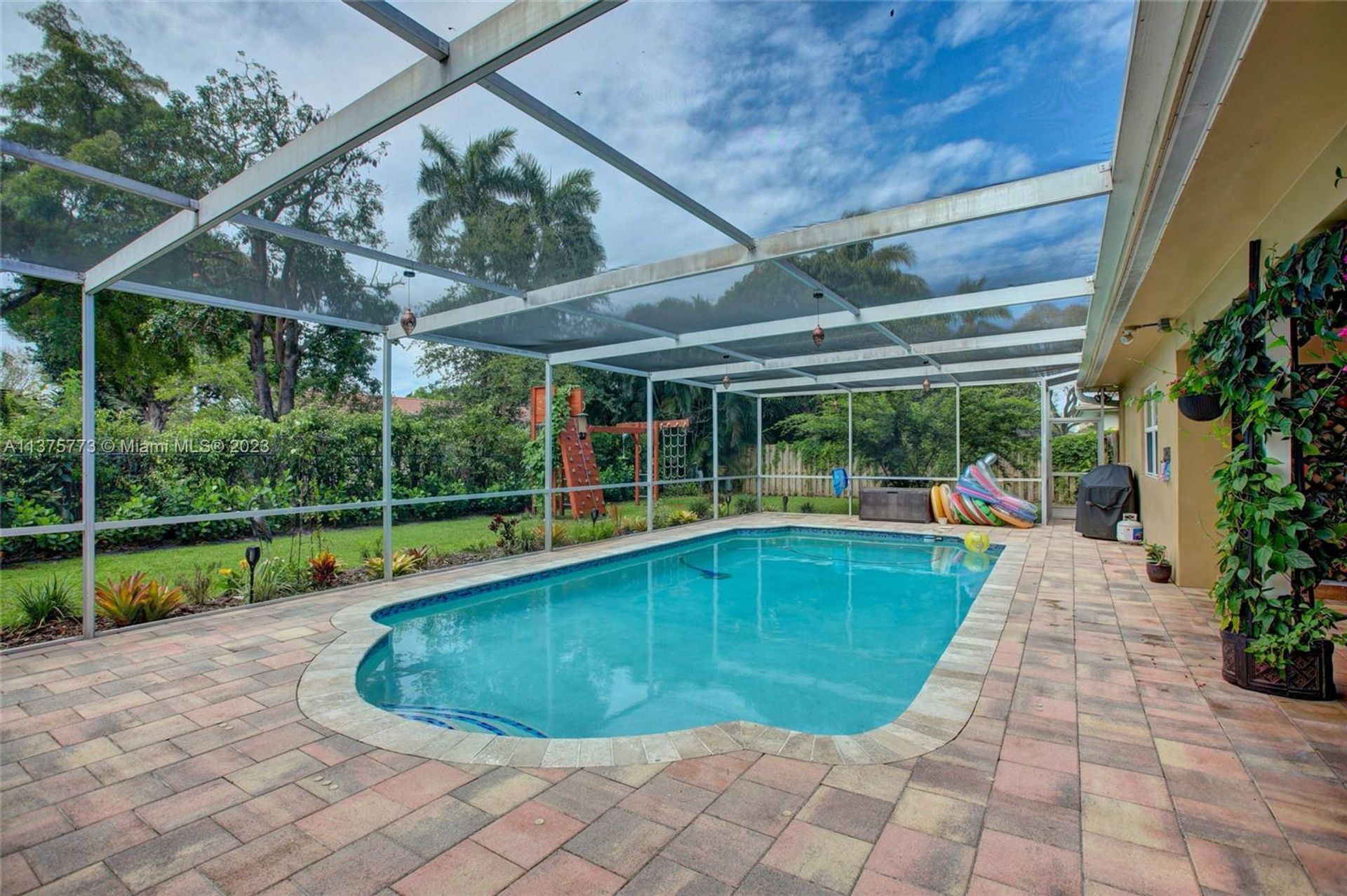 Dom w Plantation, Florida 11700773