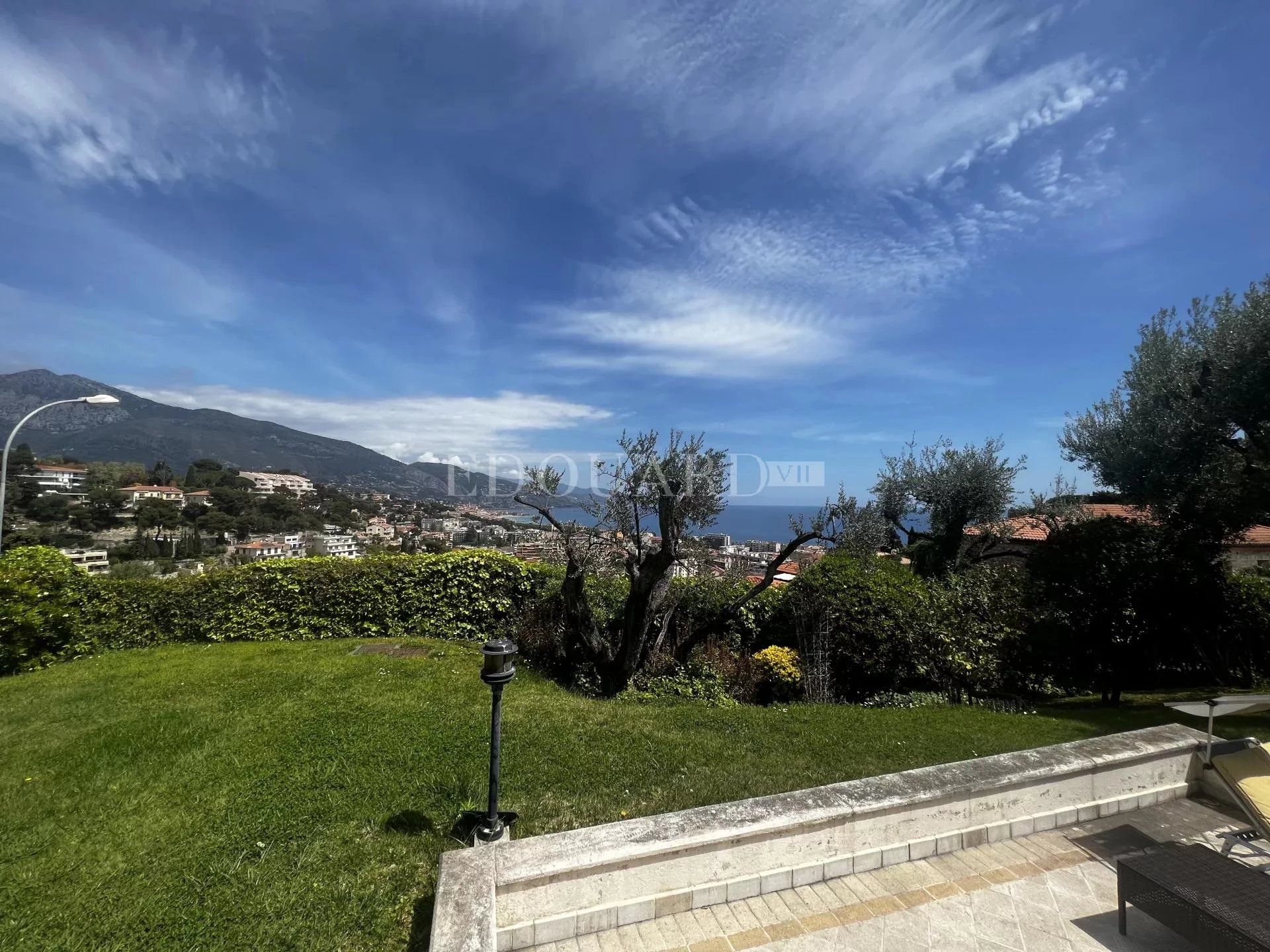 Condominium in Roquebrune-Cap-Martin, Alpes-Maritimes 11700840