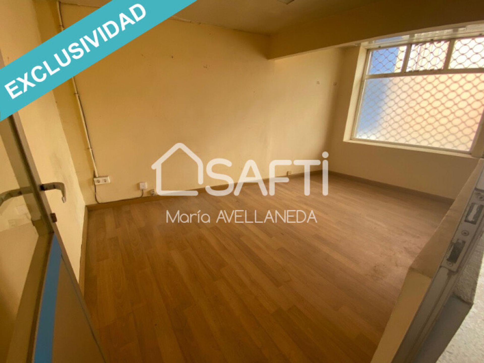 Condominium in Santa Maria del Paramo, Castille-Leon 11701369