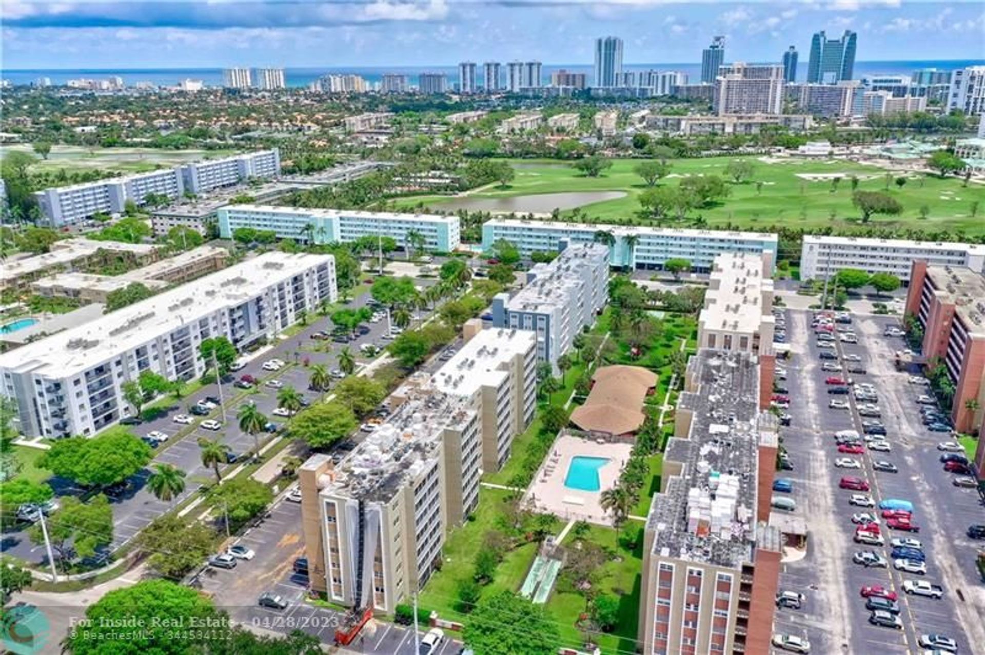 Condominio nel Hallandale Beach, Florida 11701452