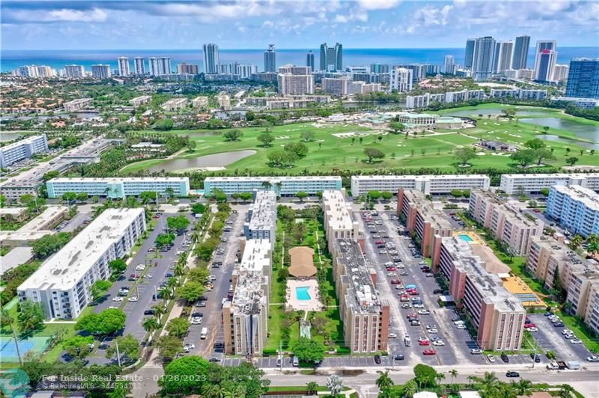 Condominio nel Hallandale Beach, Florida 11701452