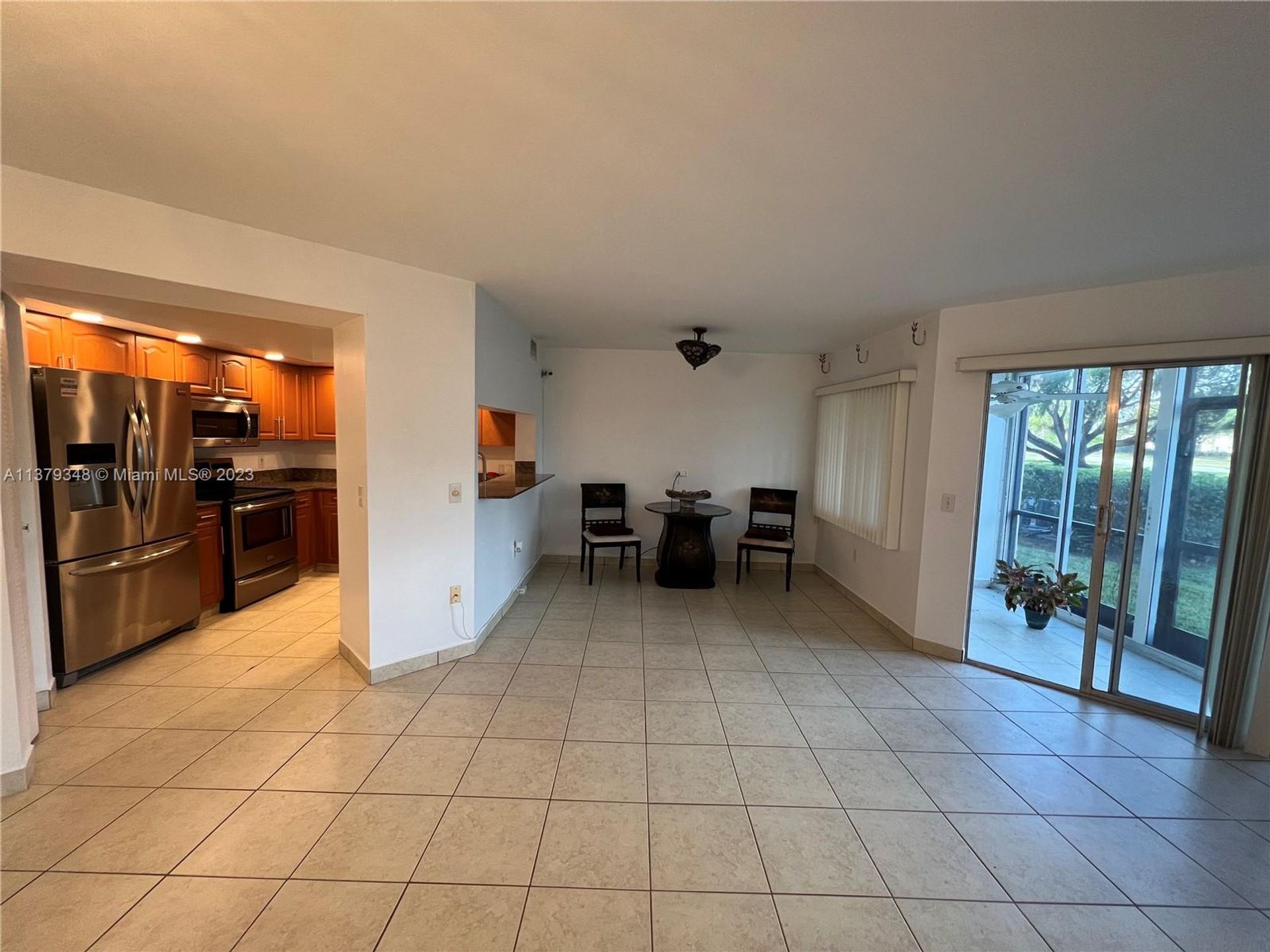 House in Pembroke Pines, Florida 11702122