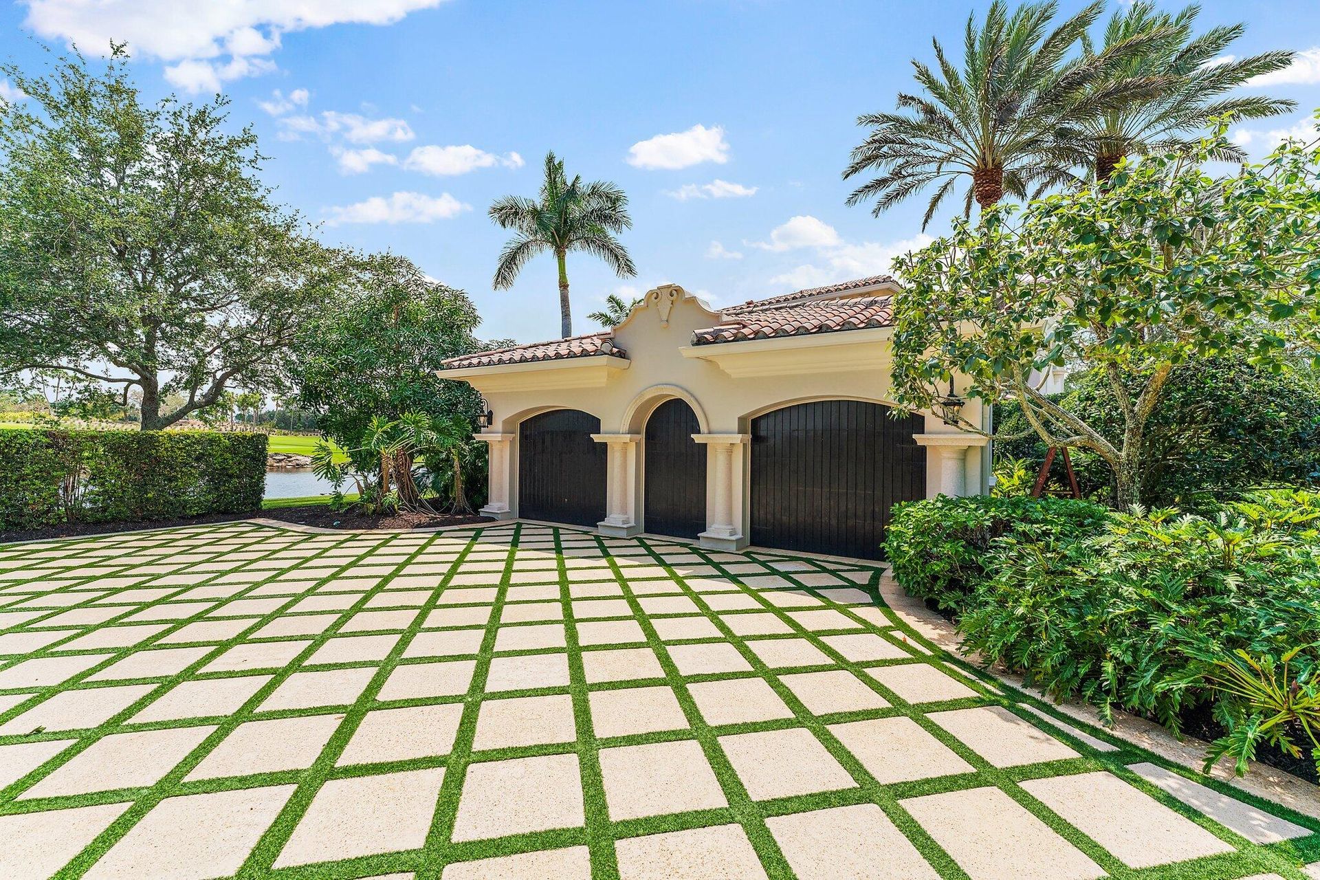 House in Palm Beach Gardens, Florida 11702980