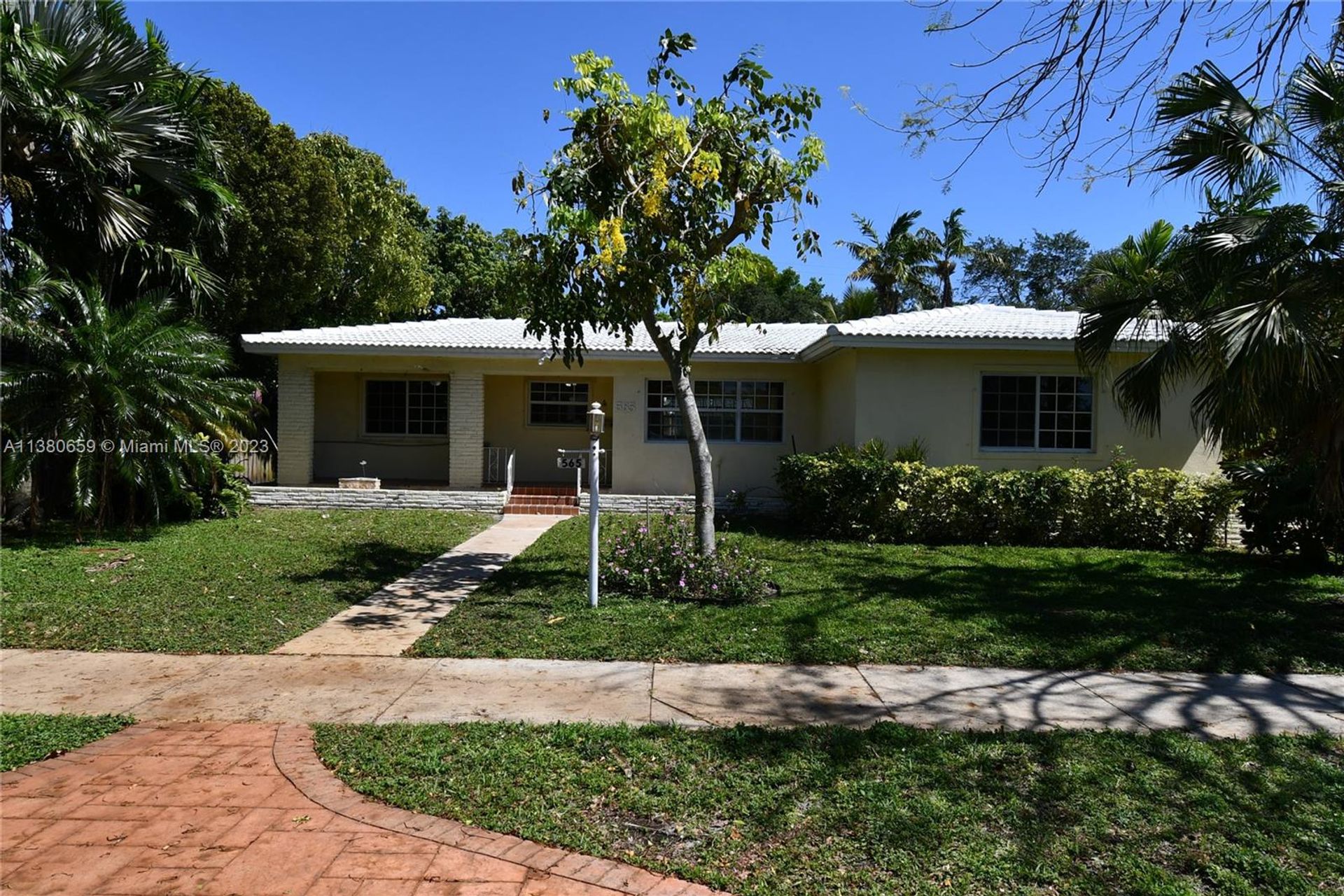 Dom w Miami Shores, Florida 11704468