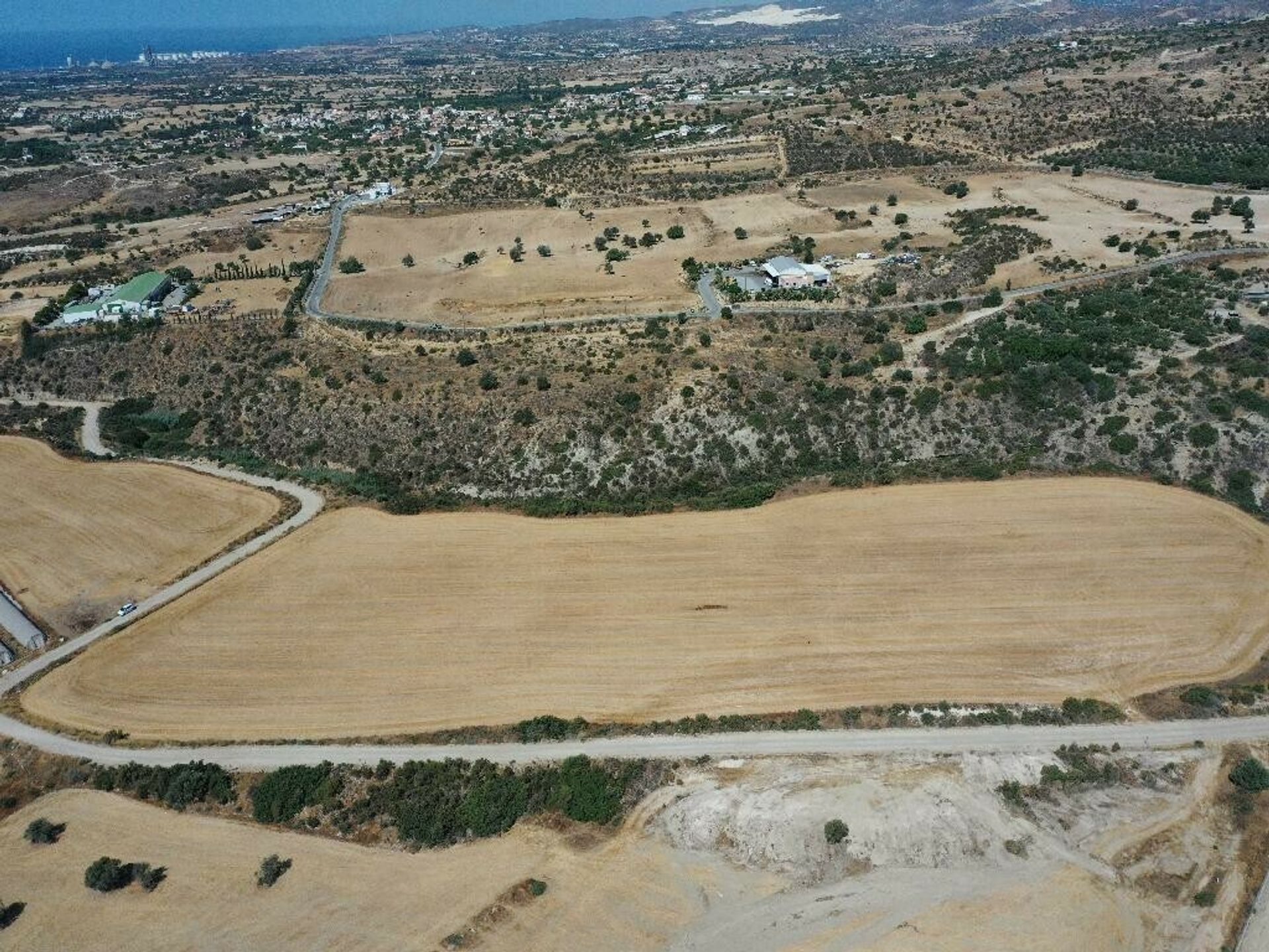 भूमि में ज़ीगी, लारनाका 11704746