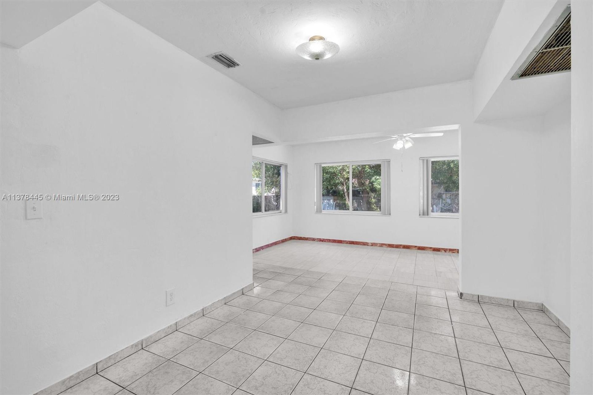 rumah dalam Miami, Florida 11705872