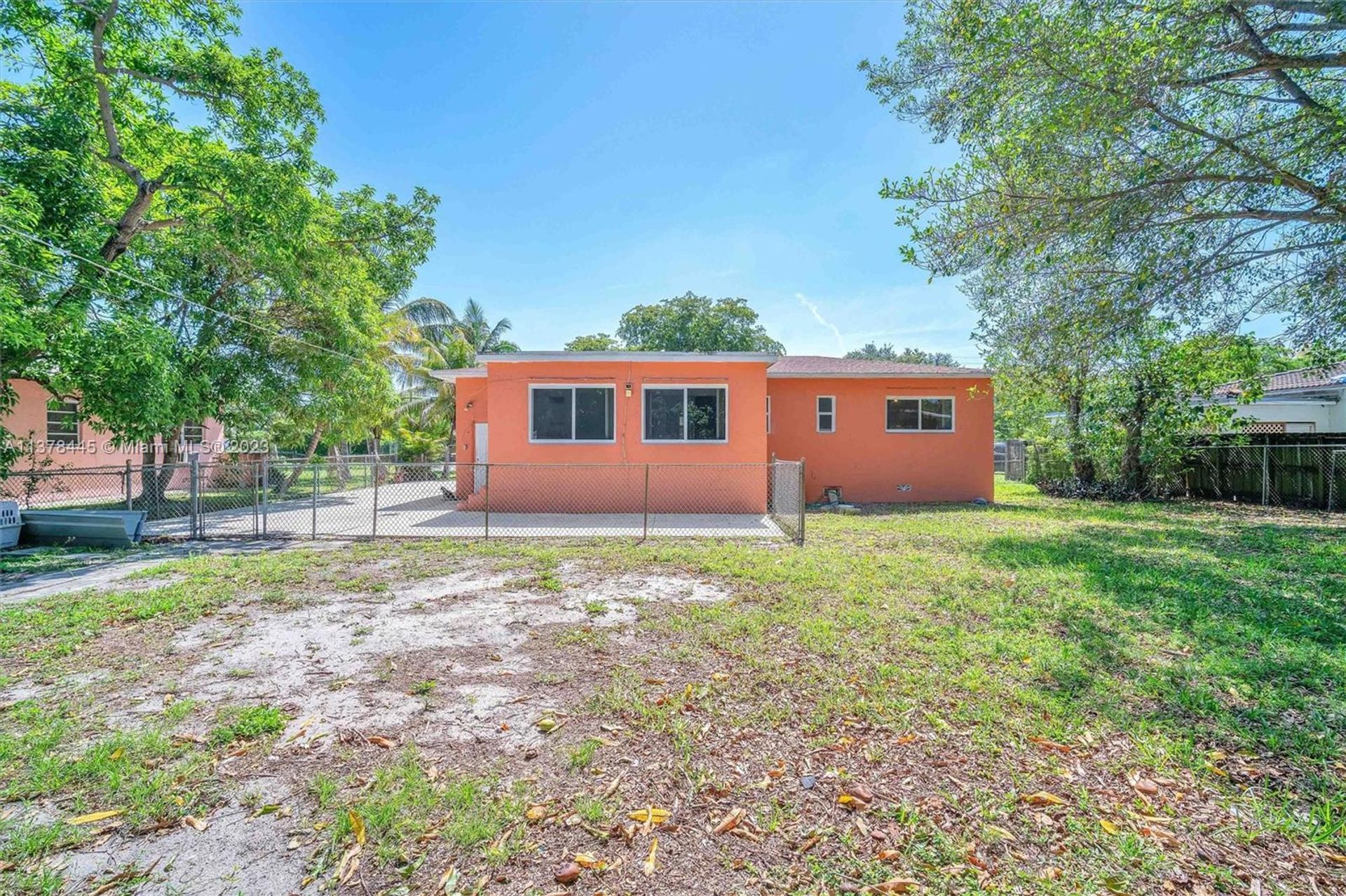 House in Miami, Florida 11705872