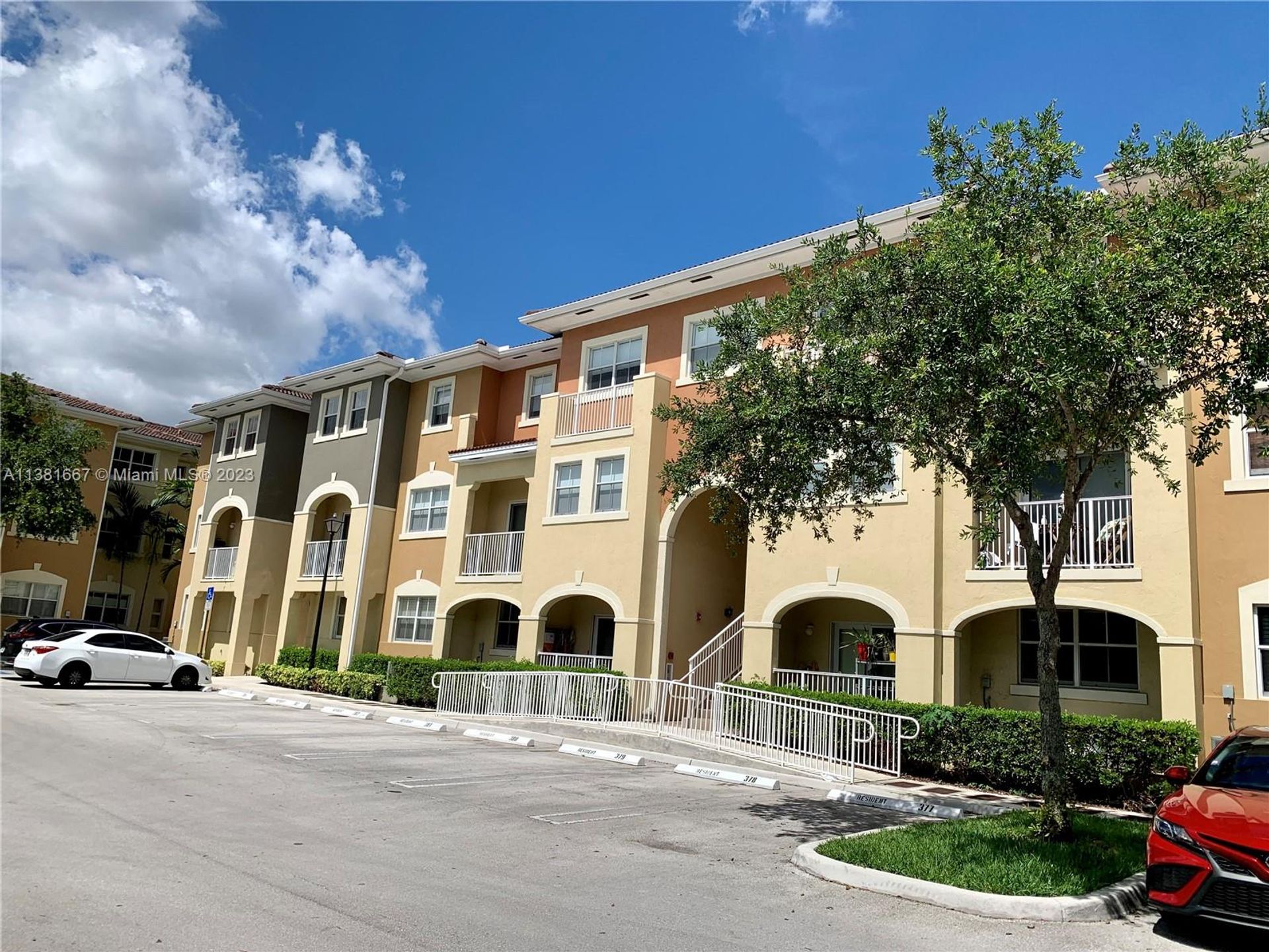 Condominium dans Doral, Florida 11705881