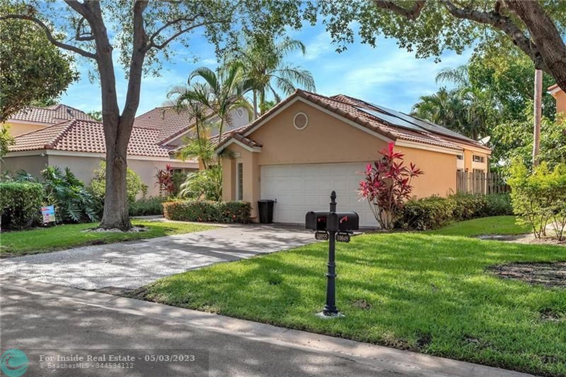 House in Plantation, Florida 11705894