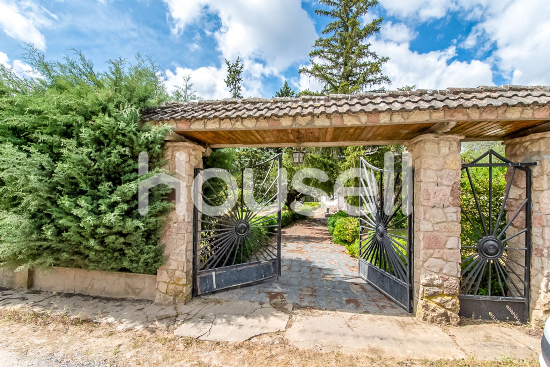 Casa nel Garrafe de Torío, Castilla y León 11707472